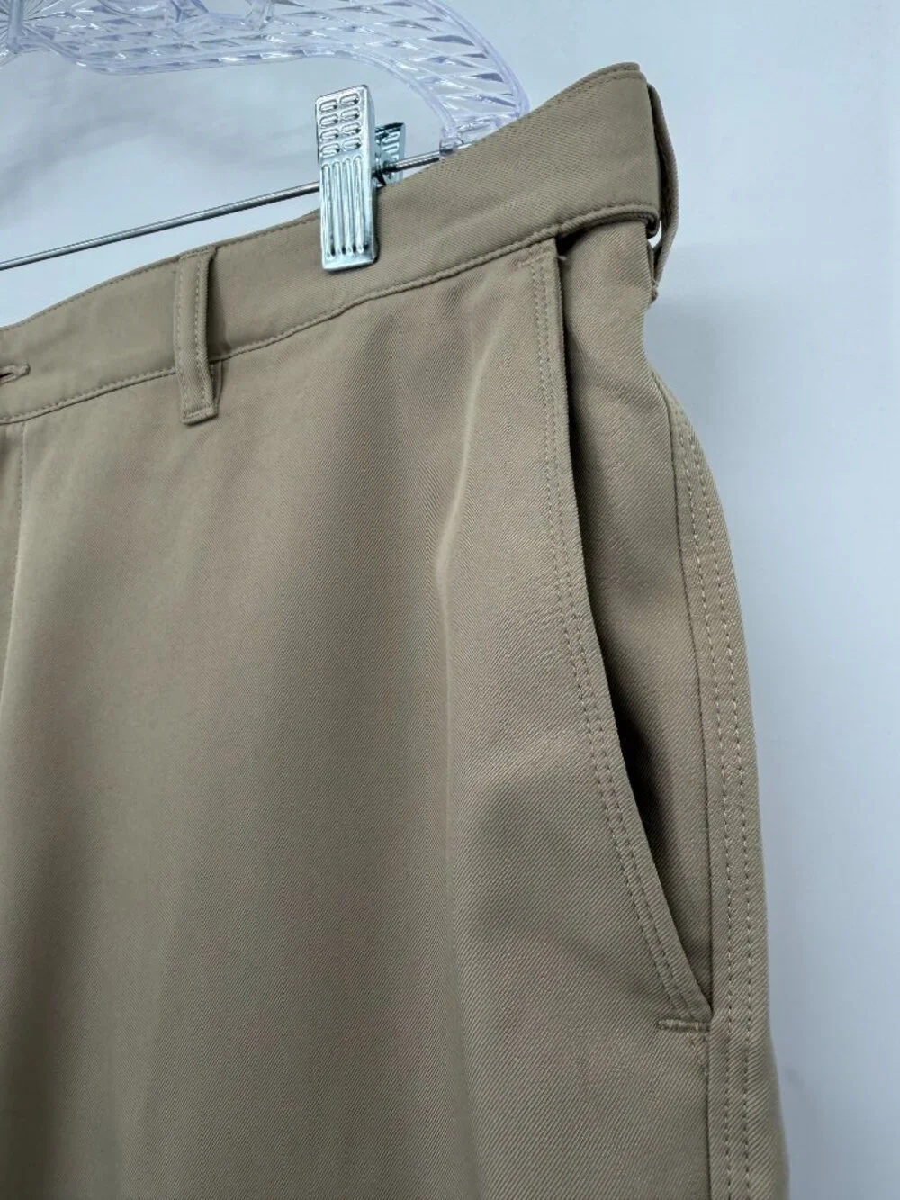 PGA TOUR Men’s Golf Shorts Size 40 Khaki Tan Performance Utility Pocket